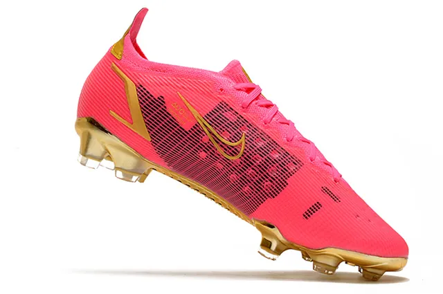 Nike Mercurial Vapor 粉色和金色硬地足球鞋 4