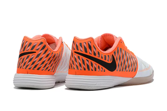 Nike chaussures de football indoor orange et blanc boîte à orteils matelassée superposition de cage synthétique 2
