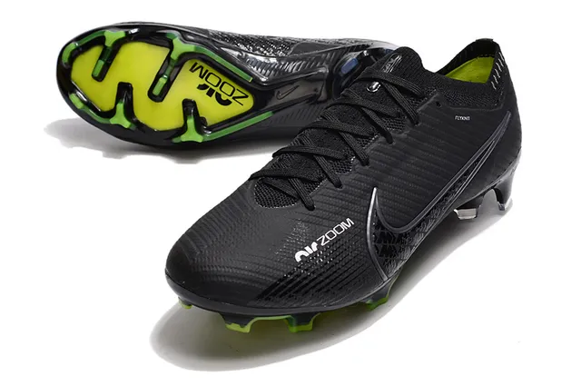 Tênis de futebol Nike Phantom GT Flyknit Upper preto e verde sistema de cadarço assimétrico para campo firme 6