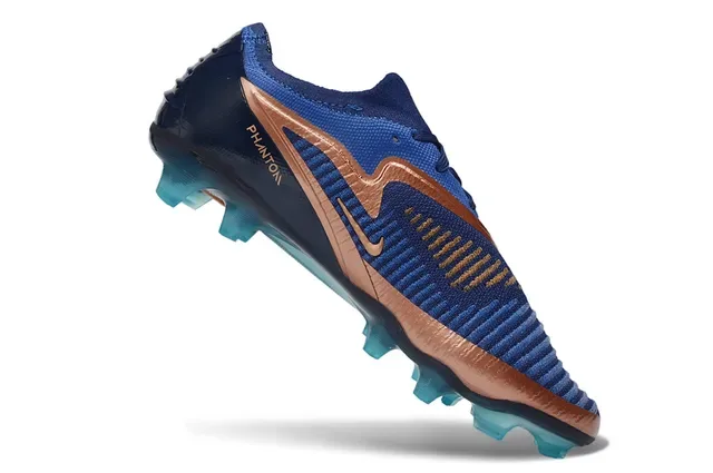 Nike Phantom GT أزرق ذهبي نسيج مطري أعلى طلاءات معدنية نحاسية أرضية صلبة أحذية كرة قدم 2