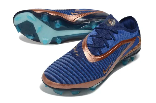 Nike Phantom GT أزرق ذهبي نسيج مطري أعلى طلاءات معدنية نحاسية أرضية صلبة أحذية كرة قدم 4
