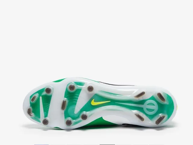 Nike Phantom GT সবুজ সাদা নিম্ন-কাট নিট উপরের অংশ টেক্সচার্ড ফোরফুট ফার্ম-গ্রাউন্ড সকার জুতো 4