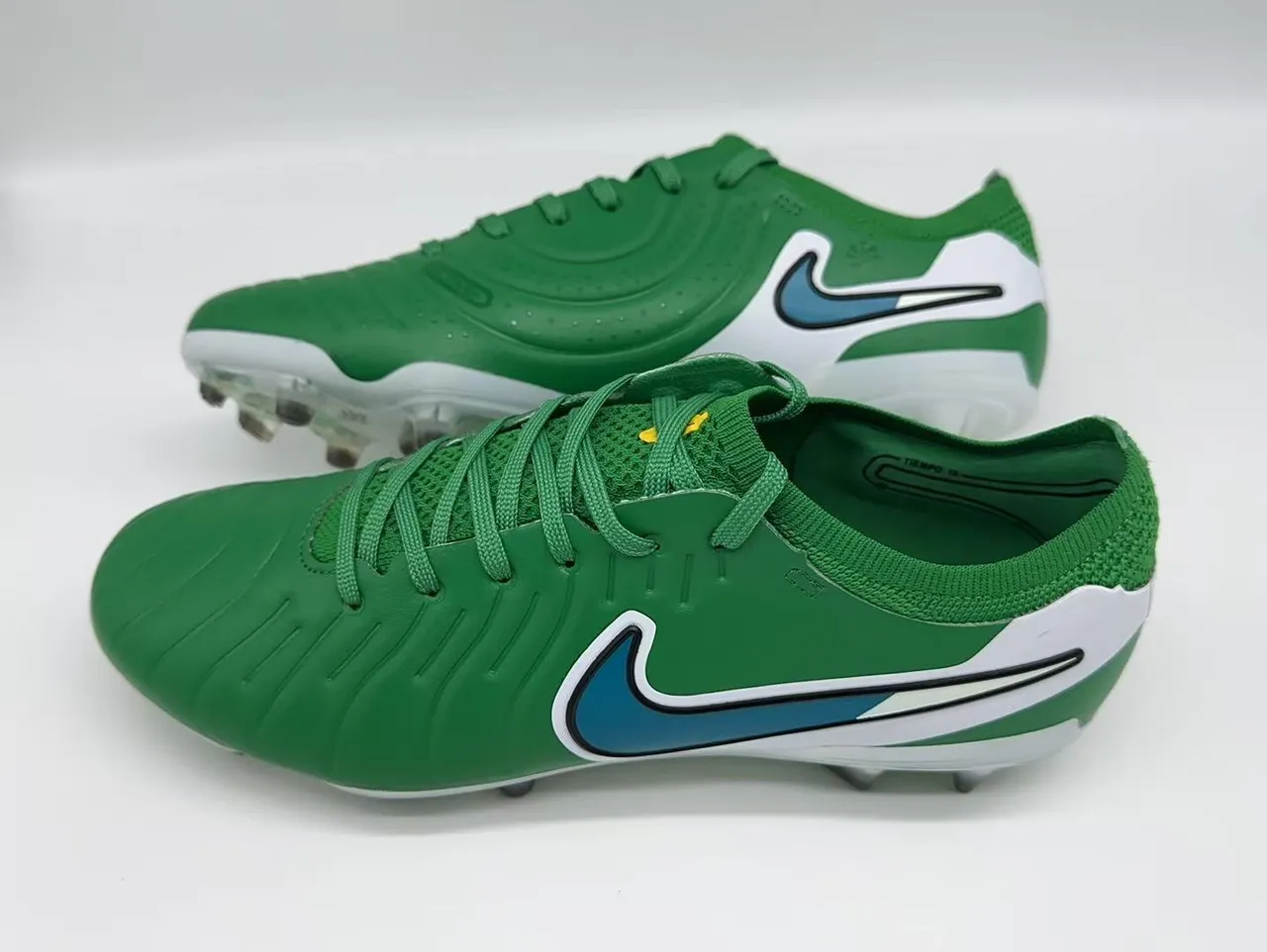 Nike Phantom GT সবুজ সাদা নিম্ন-কাট নিট উপরের অংশ টেক্সচার্ড ফোরফুট ফার্ম-গ্রাউন্ড সকার জুতো 7