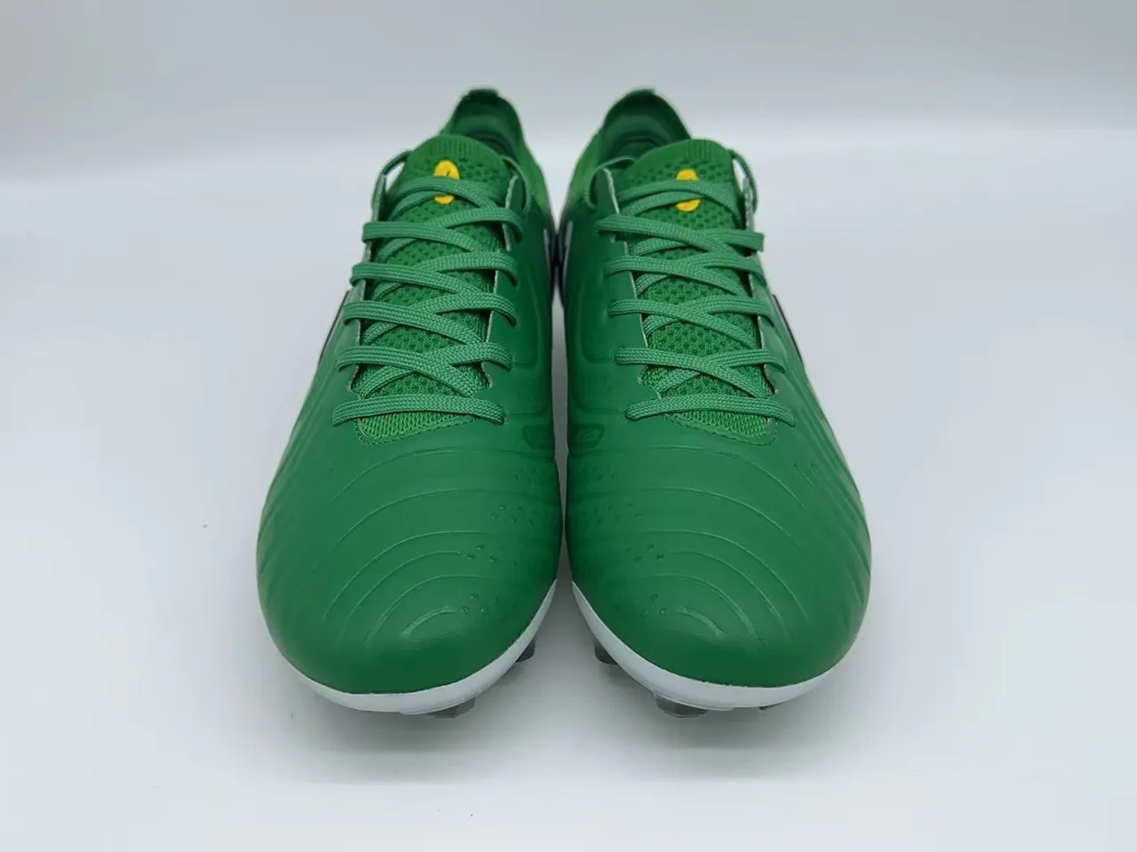Nike Phantom GT সবুজ সাদা নিম্ন-কাট নিট উপরের অংশ টেক্সচার্ড ফোরফুট ফার্ম-গ্রাউন্ড সকার জুতো 9