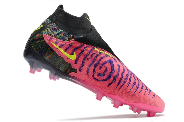 Nike Phantom GT Yellow Pink Confort de chaussette Tissu tricoté Supérieur Asymétrique Col sans lacets Surface ferme Chaussures de football 4