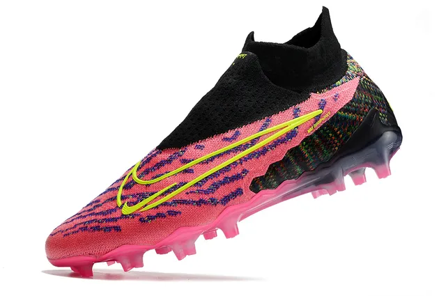Nike Phantom GT Yellow Pink Confort de chaussette Tissu tricoté Supérieur Asymétrique Col sans lacets Surface ferme Chaussures de football 5
