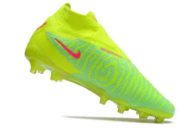 Nike Phantom GT Yellow Pink Confort de chaussette Tissu tricoté Supérieur Asymétrique Col sans lacets Surface ferme Chaussures de football 10