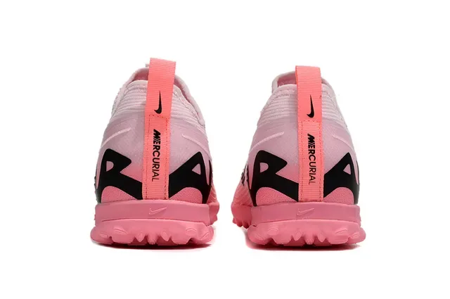 Nike Chaussures de football turf upper en tricot rose et noir semelle profil bas 12