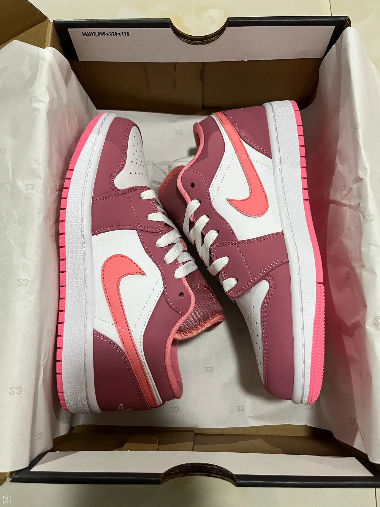 Nike Pink White Low-Top Leather-and-Synthetic Upper Lifestyle Sneakers 7