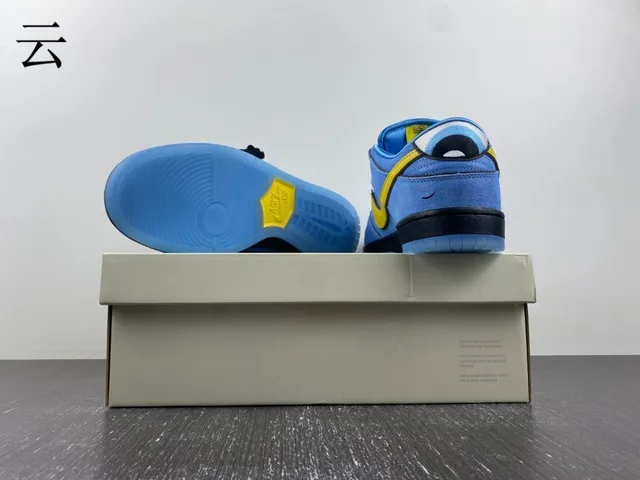 Nike SB Dunk Low नीला और पीला स्केटबोर्ड जूते 2