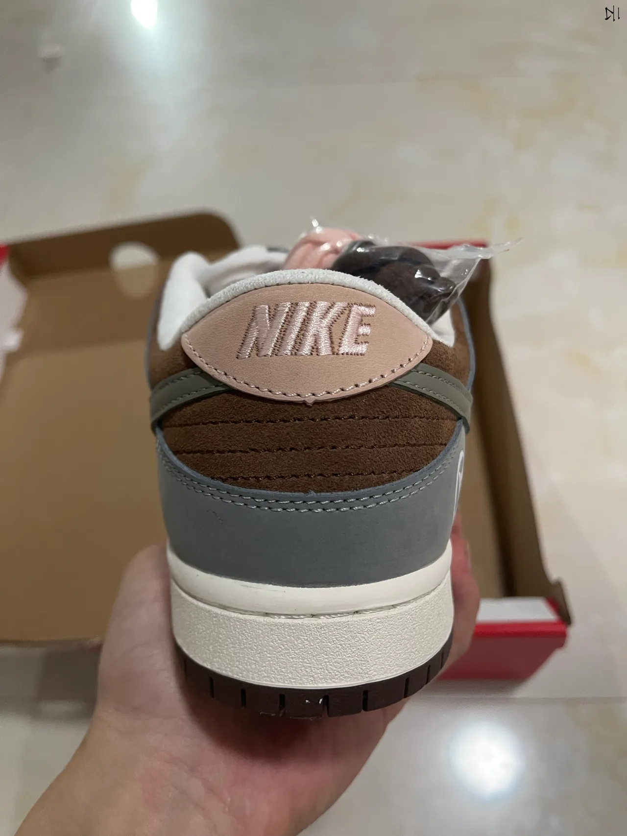 Nike SB Dunk Low Zapatillas de Skate Gris Blanco Marrón 7
