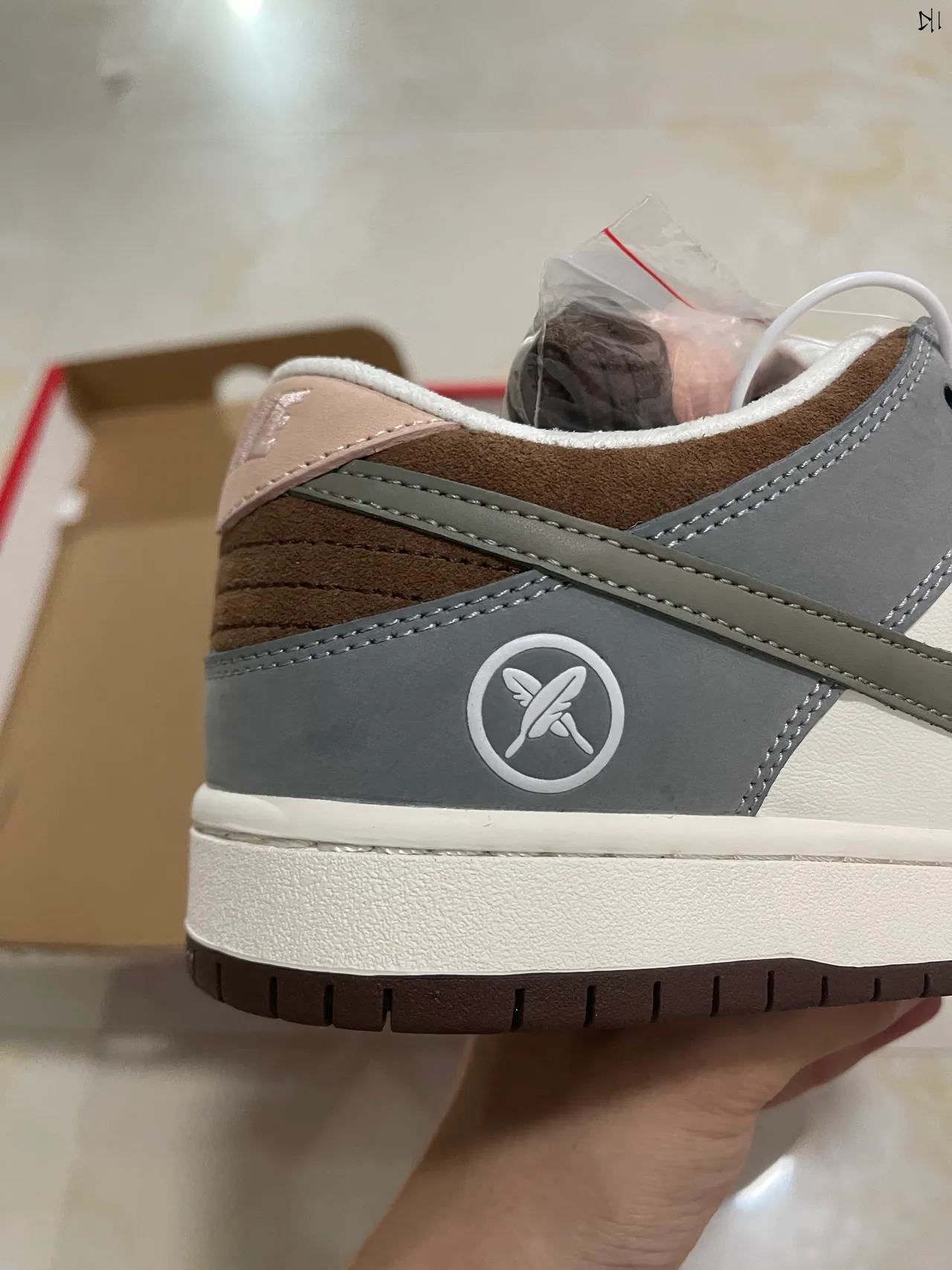 Nike SB Dunk Low Zapatillas de Skate Gris Blanco Marrón 8