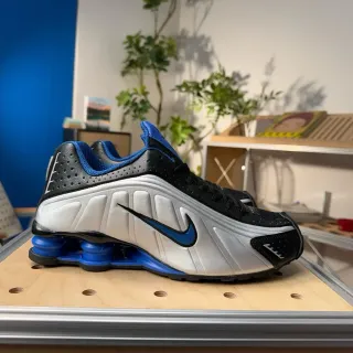 Nike Shox R4 فضي أسود أزرق حياة رياضية أحذية رياضية