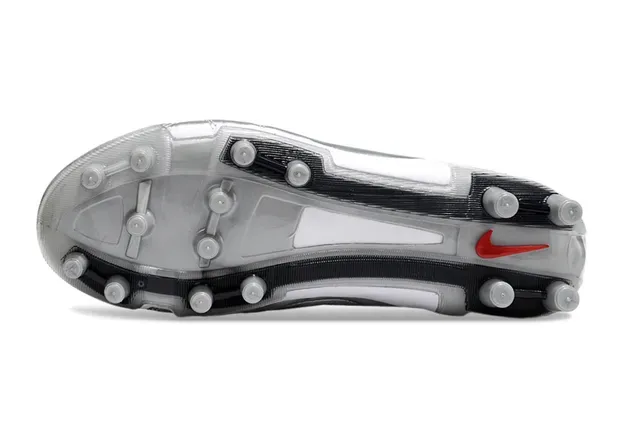 Nike सिल्वर ब्लैक मेटालिक क्विल्टेड ऊपरी लो-कट क्लेट फर्म ग्राउंड फुटबॉल जूते 6