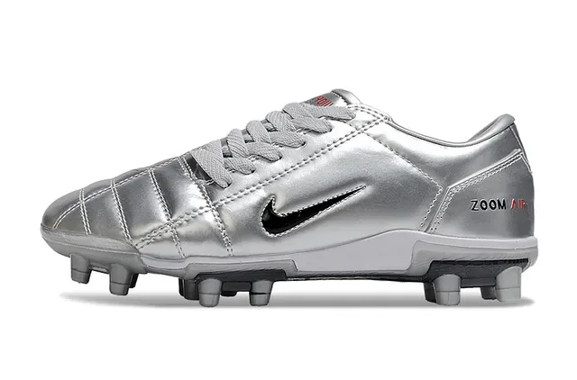 Nike सिल्वर ब्लैक मेटालिक क्विल्टेड ऊपरी लो-कट क्लेट फर्म ग्राउंड फुटबॉल जूते 8