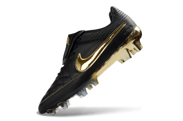 Nike Tiempo Legend কালো এবং গোল্ড ফর্ম গ্রাউন্ড সকার শোজ 3