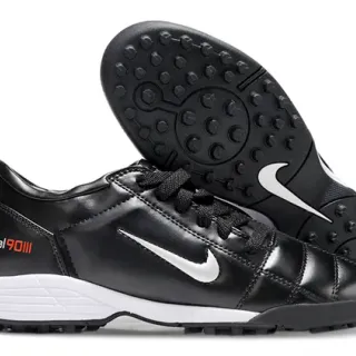 Nike Total 90 III 黑色白色草地足球鞋
