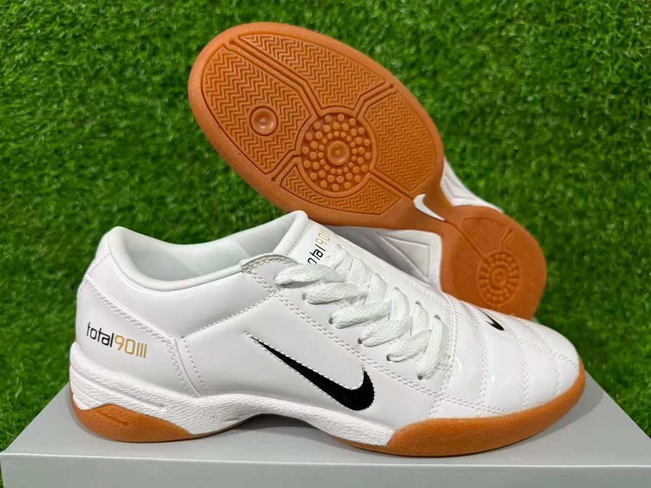 Nike Total 90 III White Gum Zapatos de fútbol indoor 3