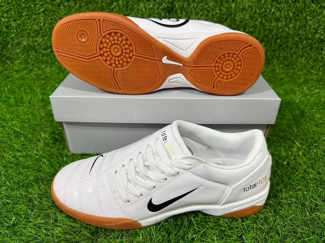 Nike Total 90 III White Gum Zapatos de fútbol indoor 2