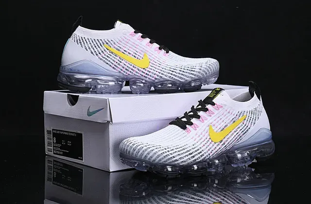 Nike White Black Engineered Knit Upper Full-Length Visible Air Sole Lifestyle Sneakers 9