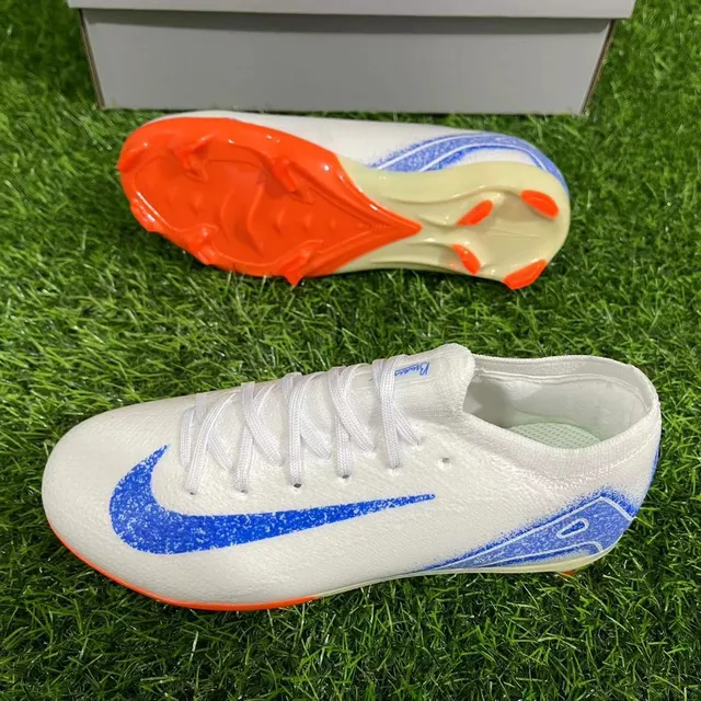 Nike أحذية كرة القدم أبيض أزرق مع upper منسوج ياقة ديناميكية Firm-Ground 9
