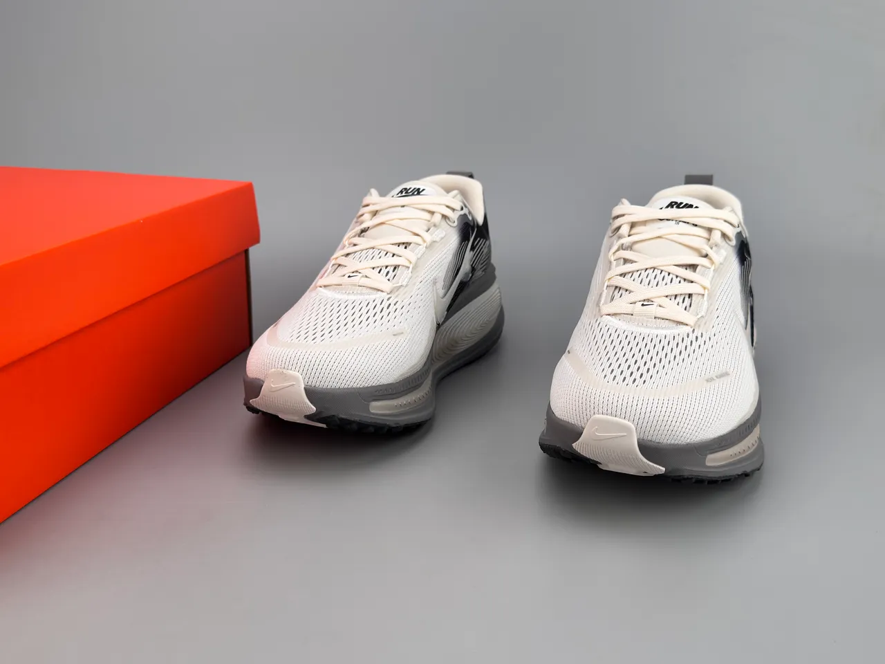 Nike White Gray Engineered Mesh Upper Black Camo-Pattern Overlay Running Shoes 3