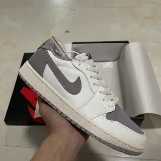Nike Branco e Cinza Low-Top Silhouette Couro e Sintético Superior Lifestyle Sneakers