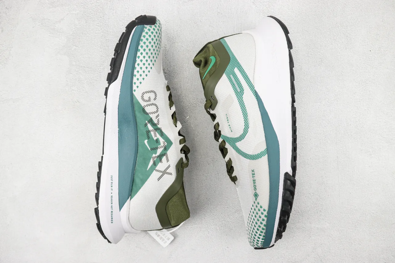 Nike White Green GORE-TEX Waterproof Upper Teal-Accented Engineered Mesh Running Shoes 2