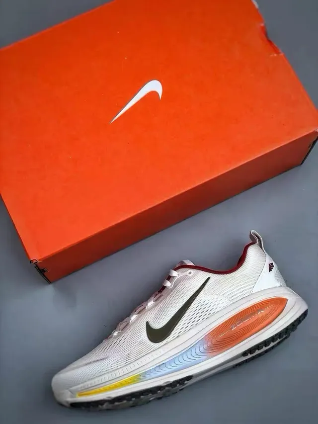 Nike White Orange Engineered Mesh Upper Visible Zoom X Cushioning Running Shoes 3