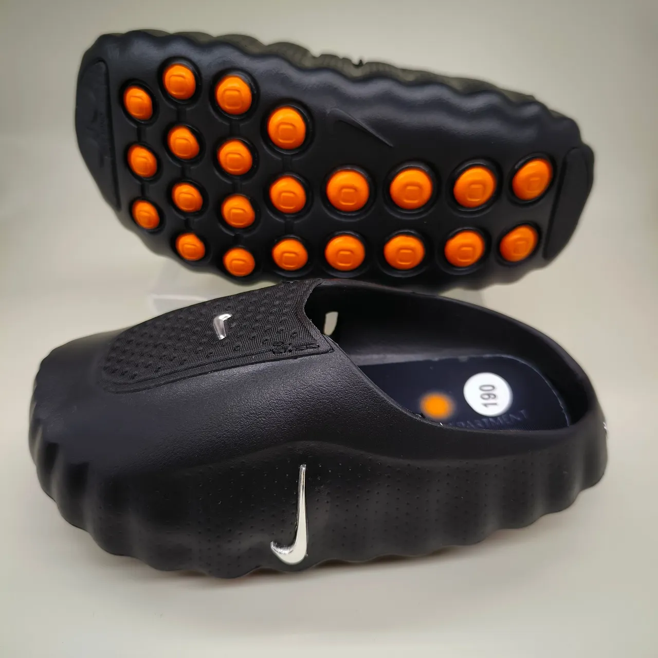 Nike 白银 镂空网布鞋面 模具压纹鞋底 凉拖 22