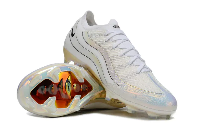 Nike Sapatos de futebol branco transparente low-cut com upper de knit com superposições de onda iridiscente em campo artificial 2