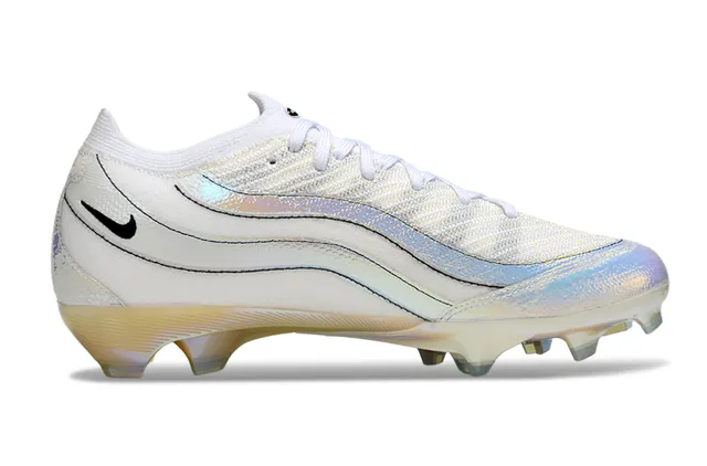 Nike Sapatos de futebol branco transparente low-cut com upper de knit com superposições de onda iridiscente em campo artificial 5