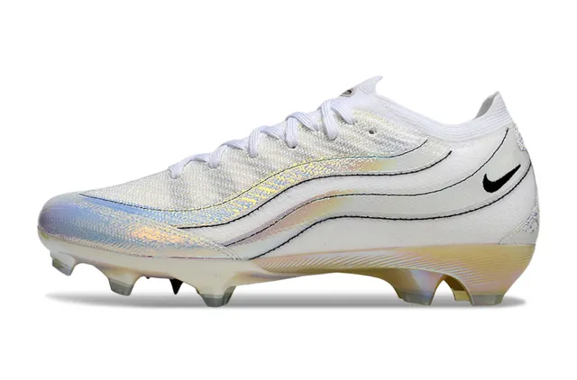 Nike Sapatos de futebol branco transparente low-cut com upper de knit com superposições de onda iridiscente em campo artificial 6