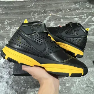Nike Zoom Kobe IV काला पीला बास्केटबॉल जूते