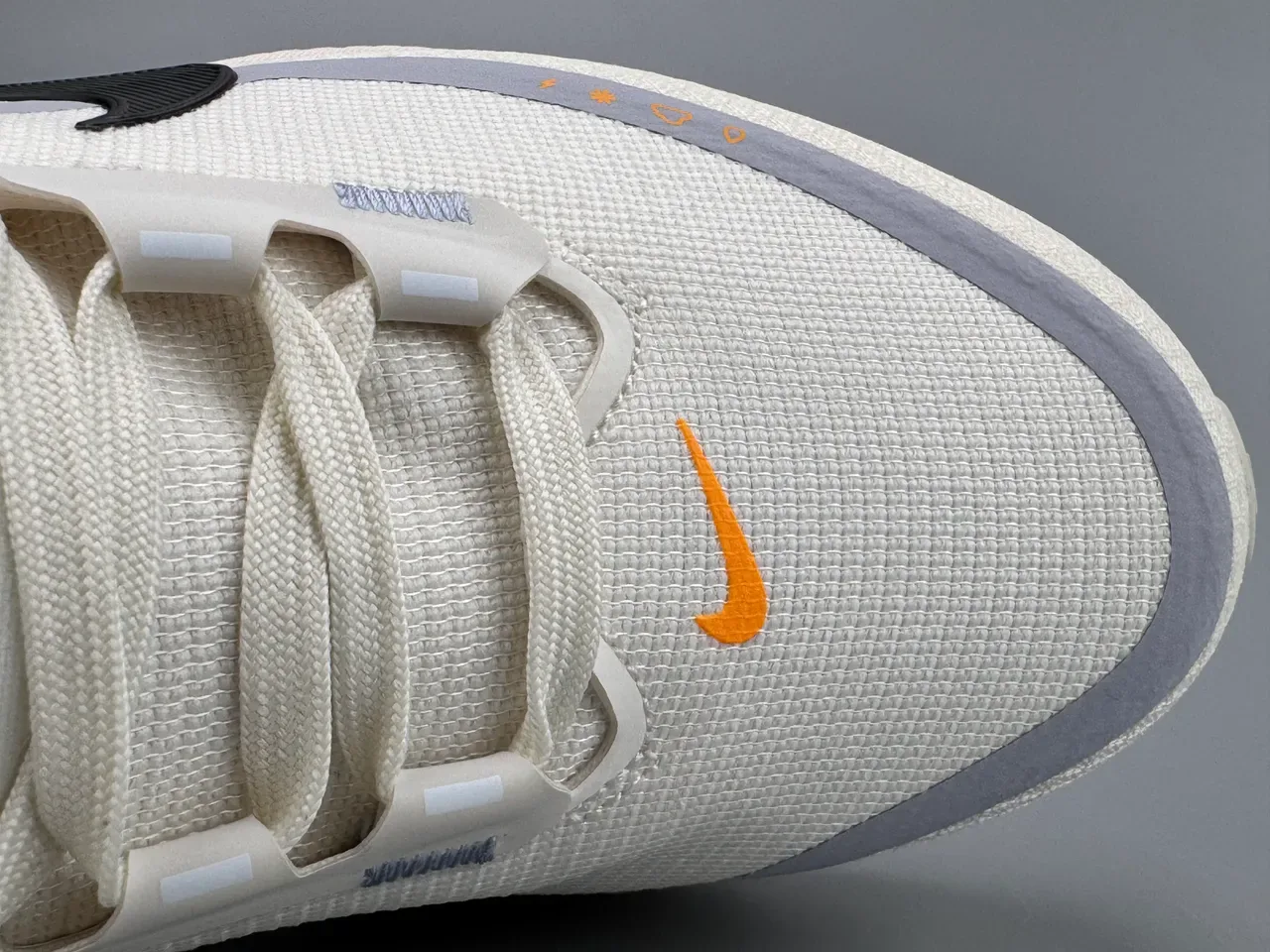 Nike ZoomX 米灰色 工程网布鞋面 GORE-TEX 防水 跑鞋 2