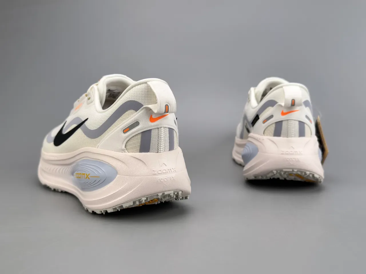 Nike ZoomX 米灰色 工程网布鞋面 GORE-TEX 防水 跑鞋 6