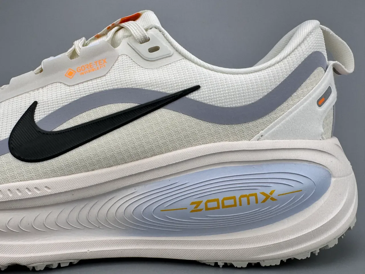 Nike ZoomX 米灰色 工程网布鞋面 GORE-TEX 防水 跑鞋 7