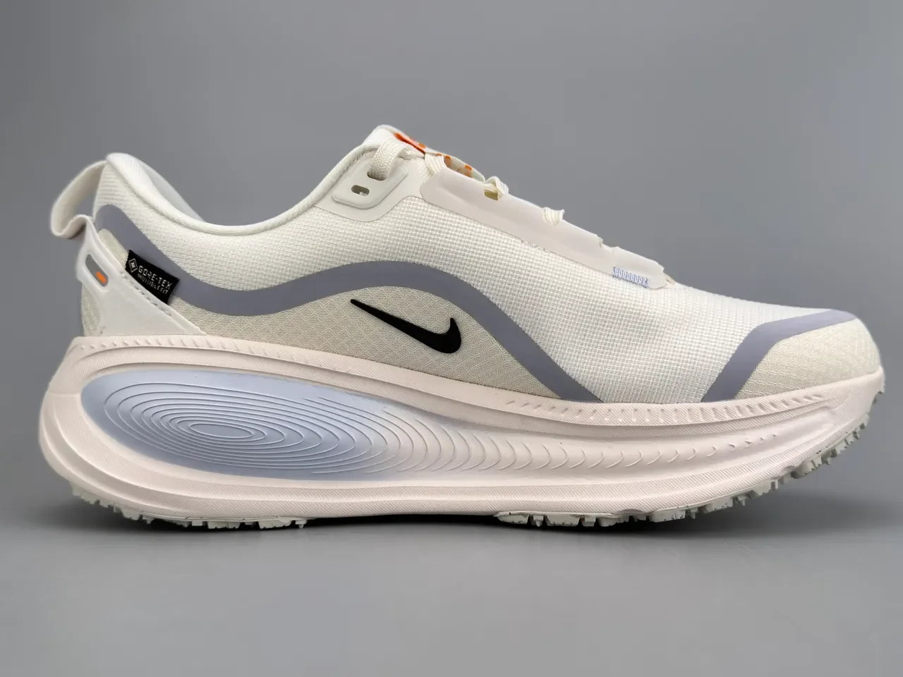 Nike ZoomX 米灰色 工程网布鞋面 GORE-TEX 防水 跑鞋 10