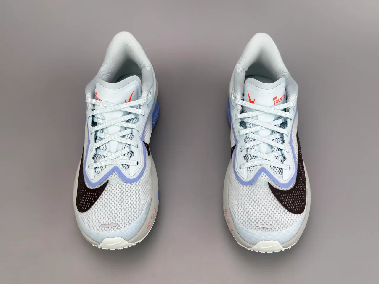 Nike ZoomX bleu rouge Partie supérieure en maille ingénierisée Sculptée Densité multi Médiasemelle Chaussures de course 3