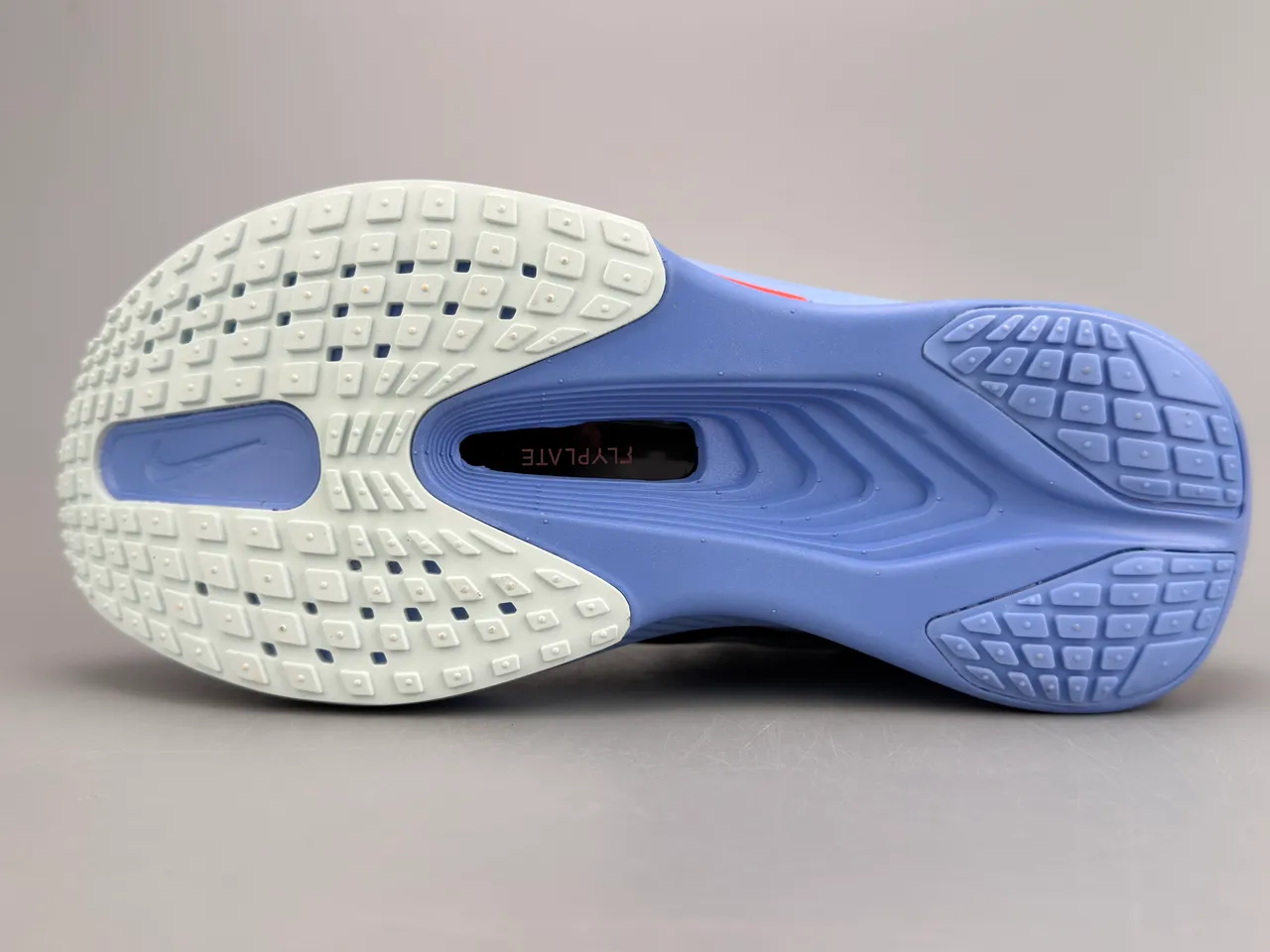 Nike ZoomX bleu rouge Partie supérieure en maille ingénierisée Sculptée Densité multi Médiasemelle Chaussures de course 4