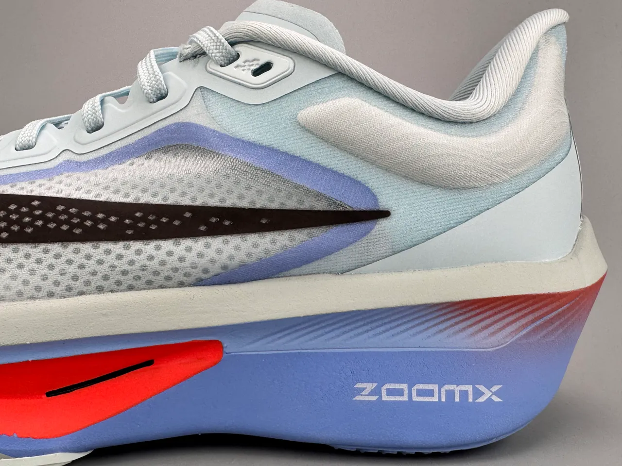 Nike ZoomX bleu rouge Partie supérieure en maille ingénierisée Sculptée Densité multi Médiasemelle Chaussures de course 7