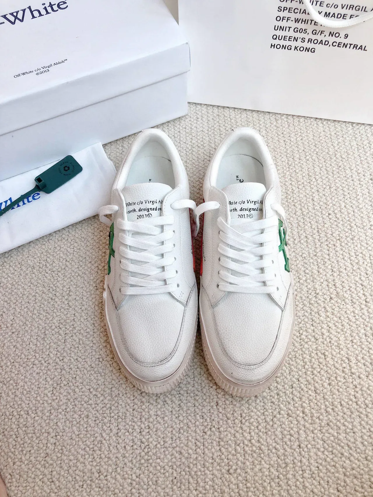 Off-White বেজ গ্রিন লো-টপ শিল্পীয় অনুপ্রাণিত জীবনধারা স্নিকার 2