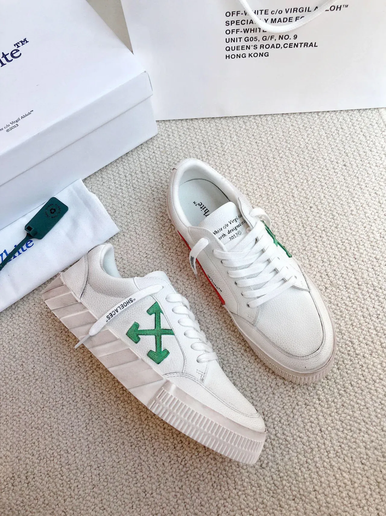 Off-White বেজ গ্রিন লো-টপ শিল্পীয় অনুপ্রাণিত জীবনধারা স্নিকার 5