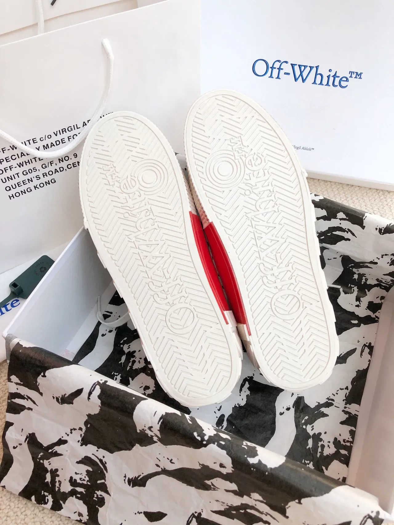 Off-White বেজ গ্রিন লো-টপ শিল্পীয় অনুপ্রাণিত জীবনধারা স্নিকার 9