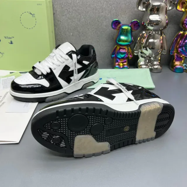Off-White Chaussures Lifestyle avec Logo Flèche Diagonal Noir en Cuir Patenté avec Overlays 2