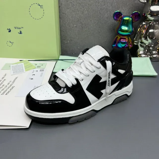 Off-White Chaussures Lifestyle avec Logo Flèche Diagonal Noir en Cuir Patenté avec Overlays 4