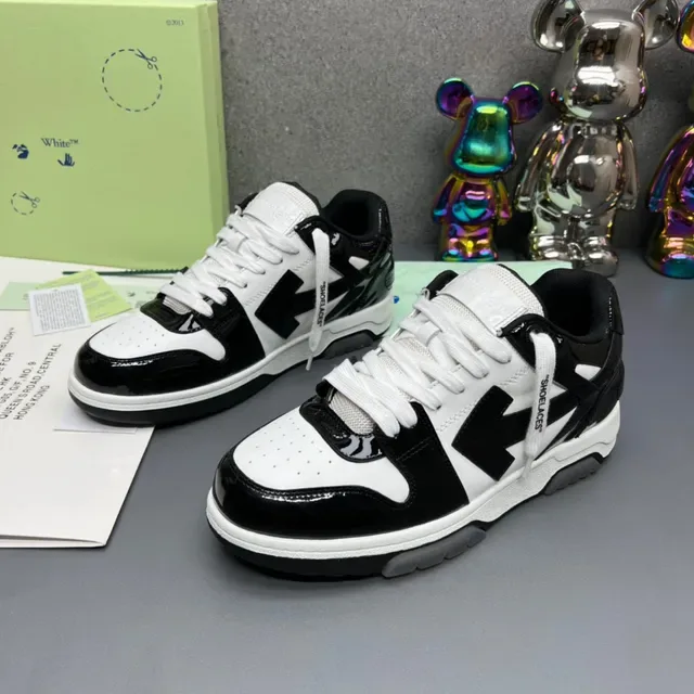 Off-White Chaussures Lifestyle avec Logo Flèche Diagonal Noir en Cuir Patenté avec Overlays 7