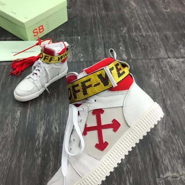Off-White Chaussures Lifestyle à Sangle Industrielle Rouge à Lacets Hauts 4