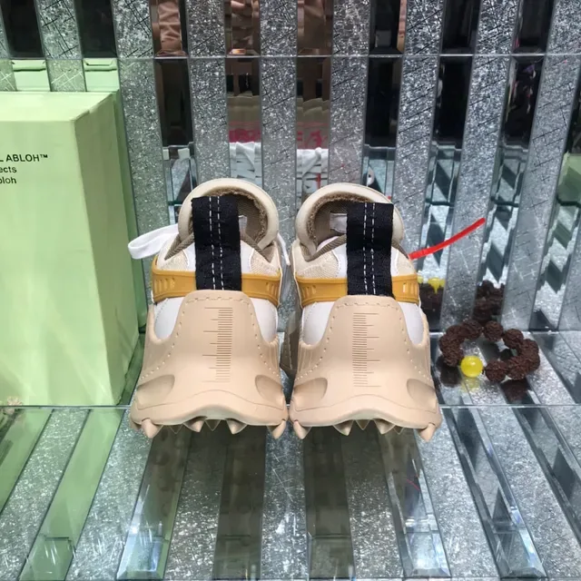 Off-White Runner 米白红厚底运动鞋 4