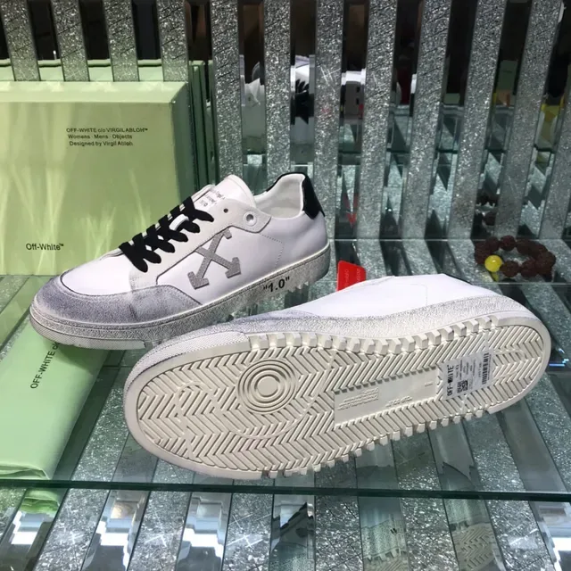 Off-White The Ten 做旧白色箭头标志生活方式运动鞋 2